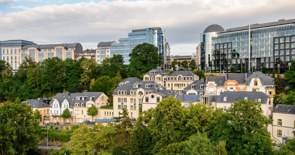 Funktionsweise des Gesundheitssystems in Luxemburg (CCSS, CNS, Krankheitsurlaub, Mutterschaftsurlaub...)